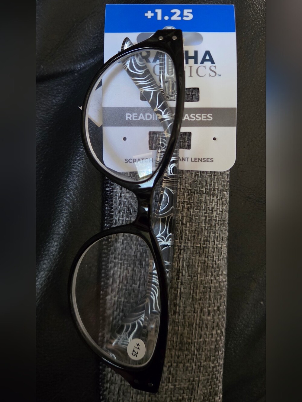 Piranha Black Patterned Women's Reading Glasses +1.25 NEW - Picture 2 of 4